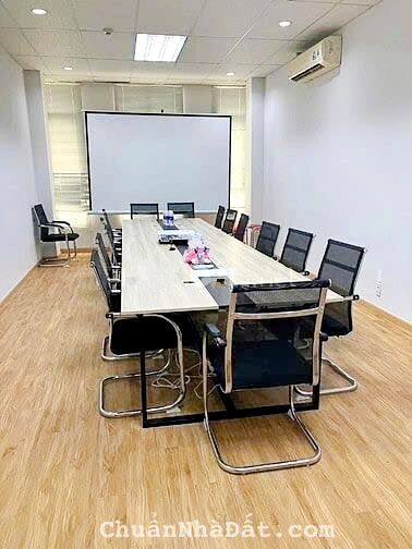 Cho thuê nhà mặt tiền 404 Hoàng Diệu, Phường 2, Quận 4. Trệt, 4 lầu, 10P, 9WC chỉ 60tr