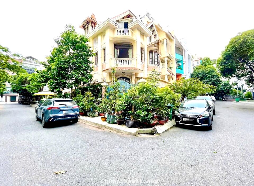 Cho thuê Biệt Thự 1 Huỳnh Lan Khanh, Phường 2, Quận Tân Bình. Trệt, 2 Lầu, Tum, 10x17 chỉ 60tr