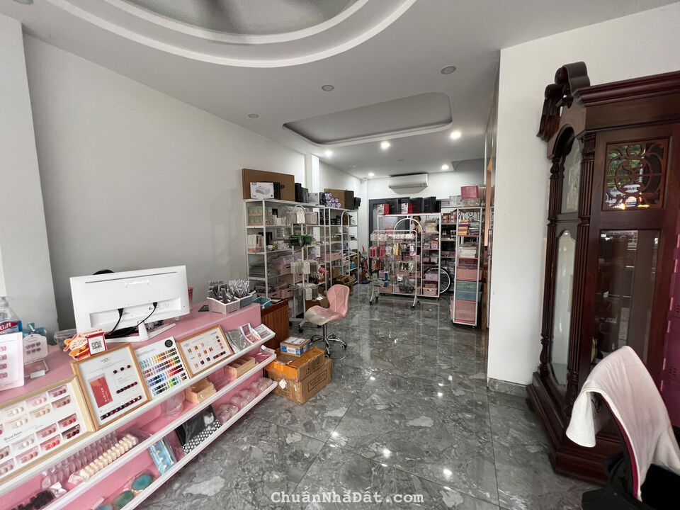 Cho thuê nhà 131 Nguyễn Cư Trinh, P Nguyễn Cư Tinh, Q1. 4 tầng, 6x10 có thang máy chỉ 45tr