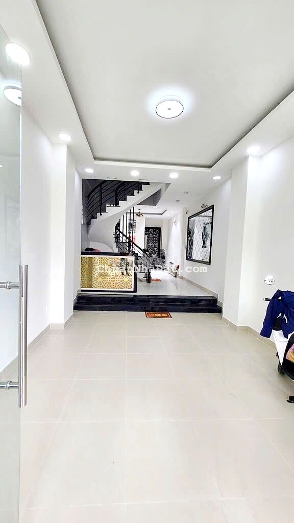 Cho thuê nhà mặt tiền 536 Trần Hưng Đạo, Phường 2, Quận 5. Trệt, 5 lầu, 4,1x15 chỉ 70tr Cho thuê nhà mặt tiền 536 Trần Hưng Đạo, Phường 2, Quận 5. Trệt, 5 lầu, 4,1x15 chỉ 70tr