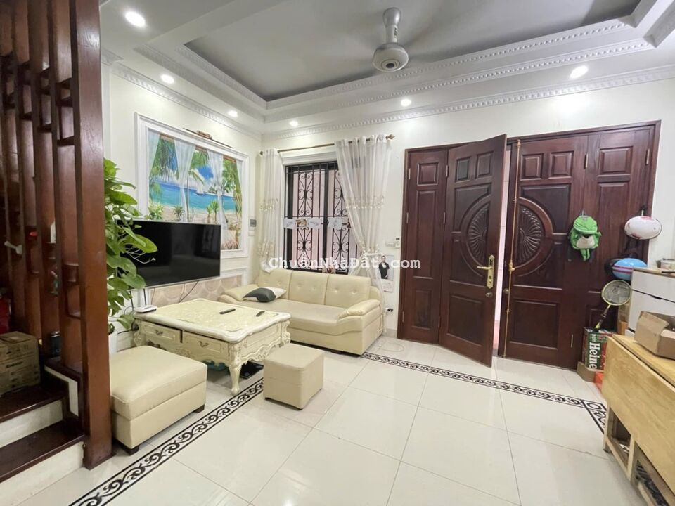 BÁN NHÀ BÁT KHỐI-LONG BIÊN 5.5 TỶ 30m, 5 TẦNG, MT 5m, GẦN Ô TÔ, FULL NỘI THẤT, AN SINH TỐT.