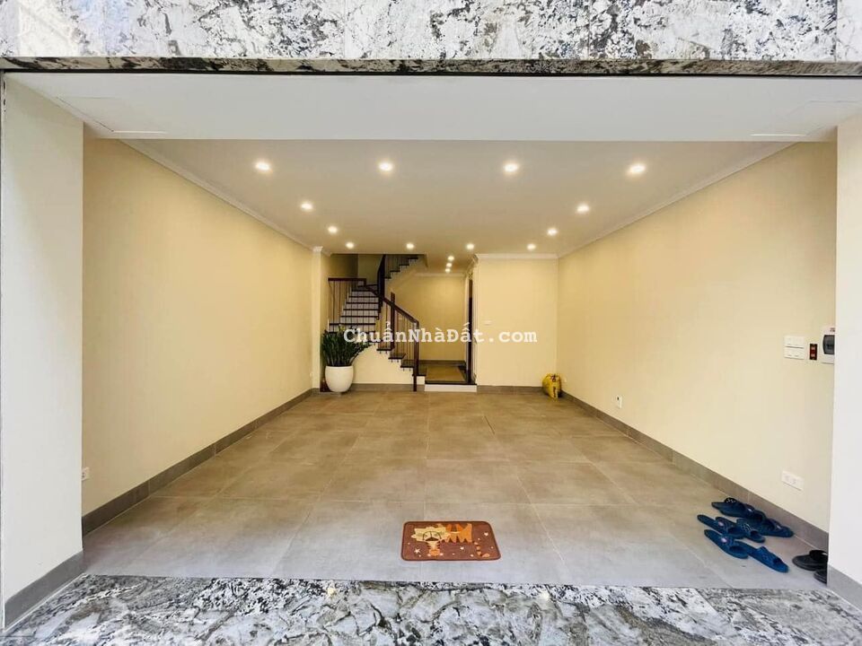 BÁN NHÀ ĐẸP NGUYỄN SƠN-LONG BIÊN 9.3 TỶ 36m, 6 TẦNG THANG MÁY, GARA Ô TÔ, LÔ GÓC, THIẾT KẾ HIỆN ĐẠI