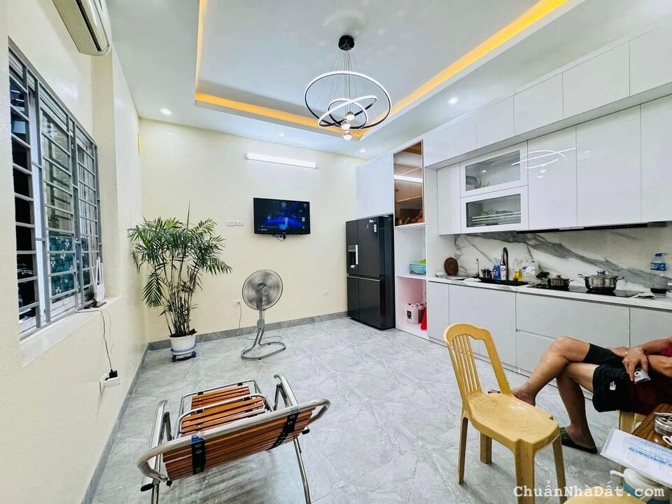 BÁN NHÀ NGỌC THỤY-LONG BIÊN 5.6 TỶ 43m, 4 TẦNG, MT 4.3m, AN SINH TỐT, FULL NỘI THẤT.