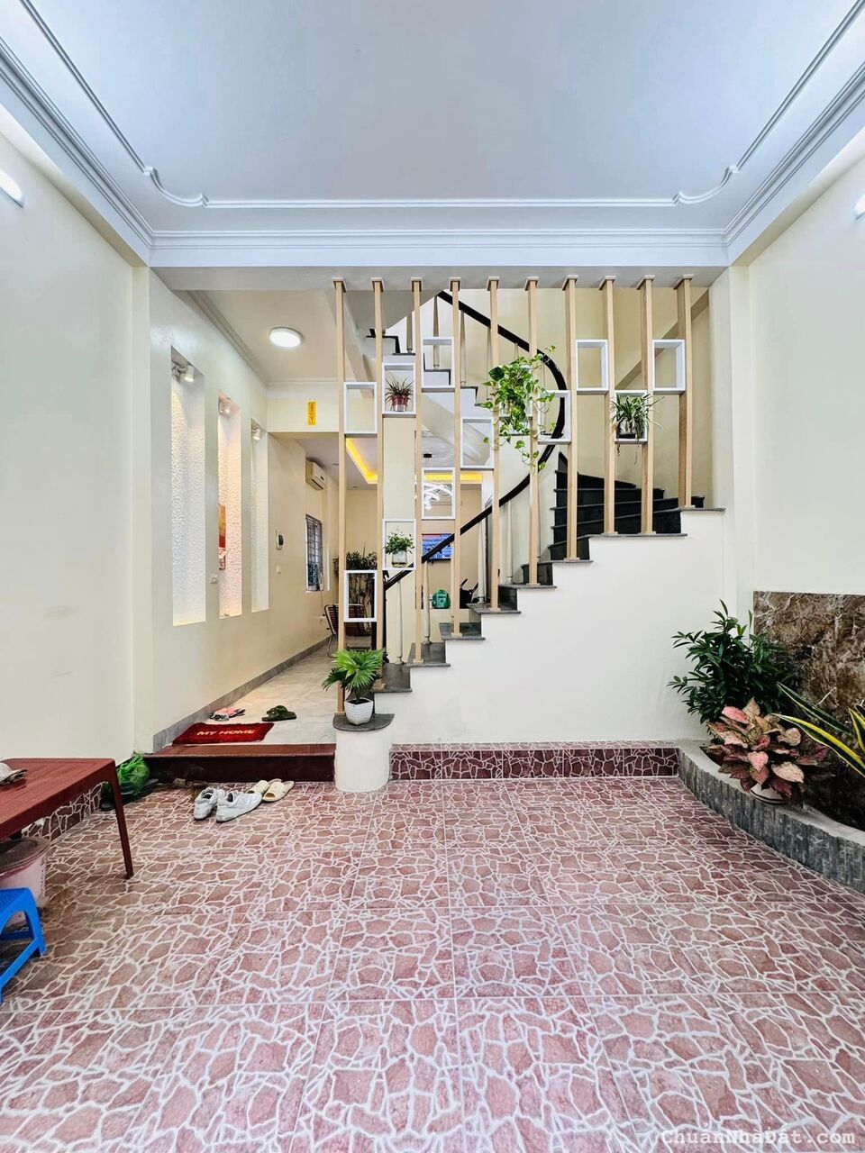 BÁN NHÀ NGỌC THỤY-LONG BIÊN 5.6 TỶ 43m, 4 TẦNG, MT 4.3m, AN SINH TỐT, FULL NỘI THẤT.