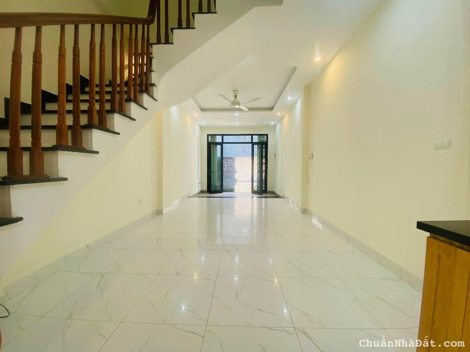 BÁN NHÀ TƯ ĐÌNH-LONG BIÊN 6.5 TỶ 47m, 4 TẦNG DÂN XÂY, MT 3.7m, GẦN Ô TÔ, TIỆN ÍCH NGẬP TRÀN.