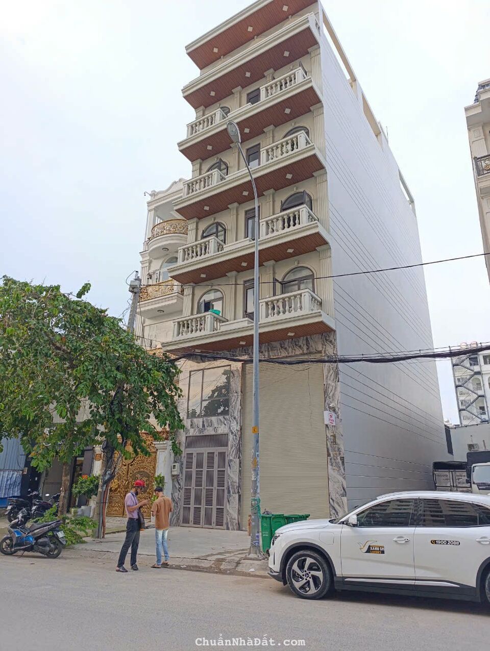 TOÀ NHÀ CHDV 7 TẦNG MẶT TIỀN ĐƯỜNG - NGAY EMART PHAN HUY ÍCH - CHO THUÊ 150Tr/ Tháng.