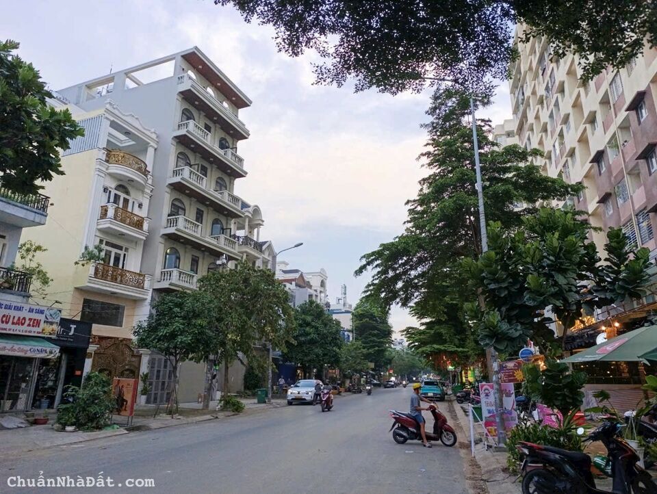 TOÀ NHÀ CHDV 7 TẦNG MẶT TIỀN ĐƯỜNG - NGAY EMART PHAN HUY ÍCH - CHO THUÊ 150Tr/ Tháng.