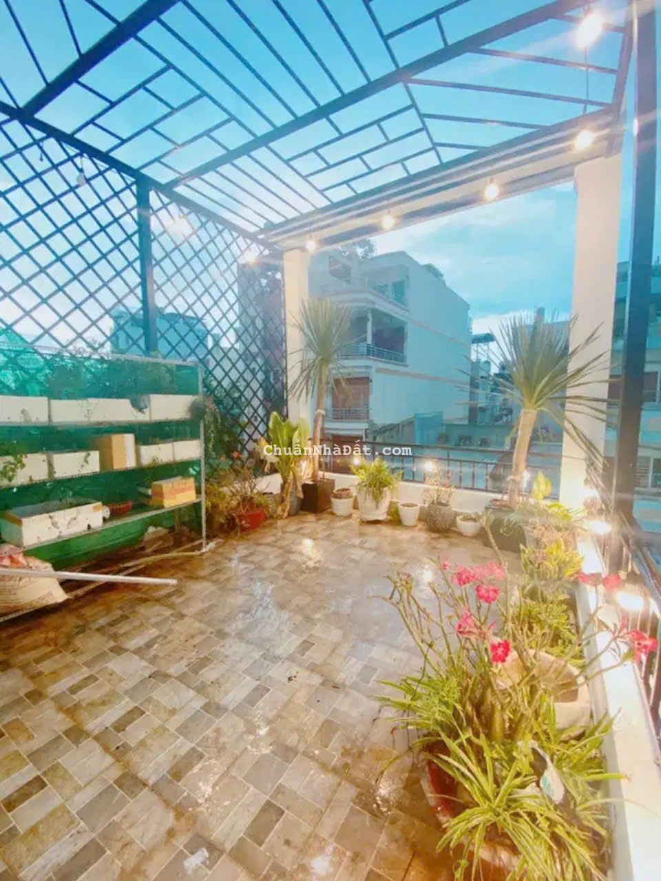 NHÀ 5 TẦNG 4 x 16M,  MẶT TIỀN THÍCH QUẢNG ĐỨC, PHÚ NHUẬN, CHO THUÊ 39TR/ THÁNG