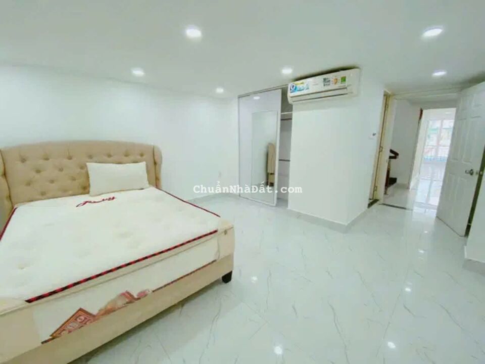 NHÀ 5 TẦNG 4 x 16M,  MẶT TIỀN THÍCH QUẢNG ĐỨC, PHÚ NHUẬN, CHO THUÊ 39TR/ THÁNG