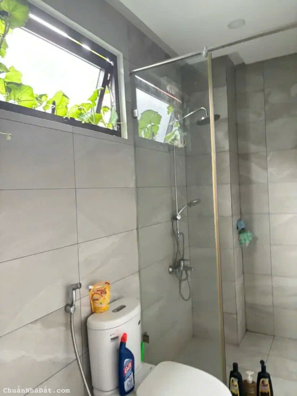 NHÀ 4 TẦNG, 5 x 17.5m, 7PN, NGAY MẶT TIỀN HUỲNH VĂN BÁNH, PHÚ NHUẬN 