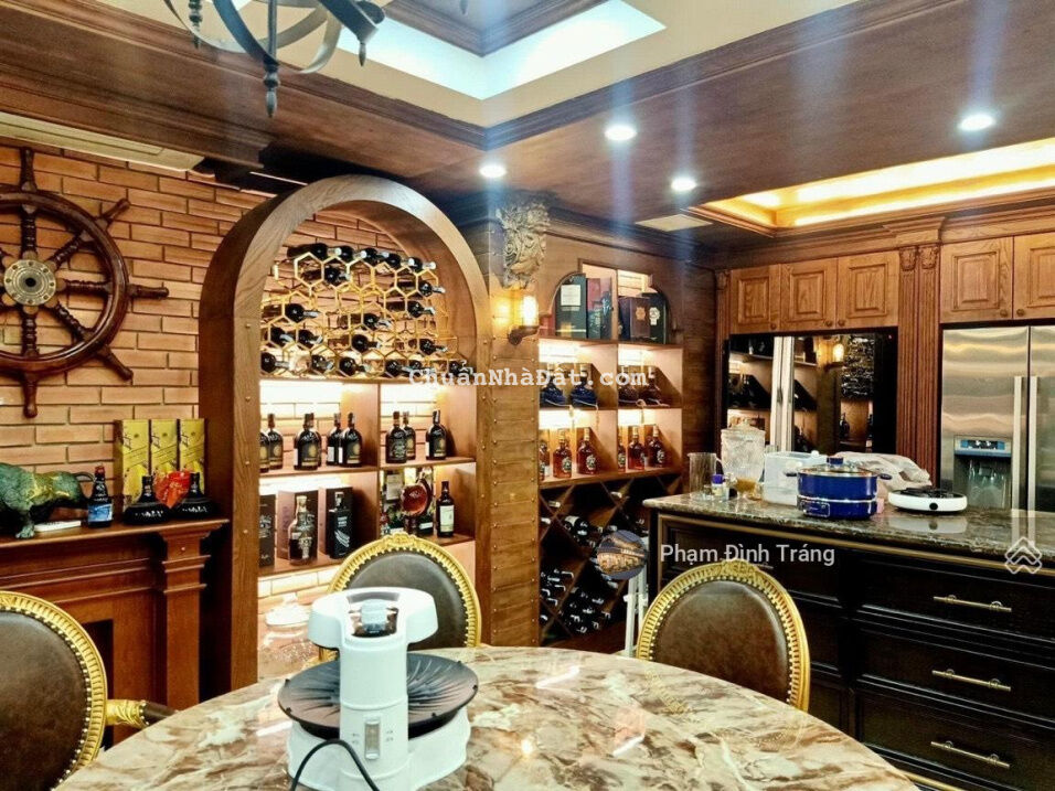 Biệt thự sân vườn, nội thất hoàng gia, an ninh tuyệt đối - Ba Đình - Tây Hồ - 200m2 x 4 tầng hầm Biệt thự sân vườn, nội thất hoàng gia, an ninh tuyệt đối - Ba Đình - Tây Hồ - 200m2 x 4 tầng hầm