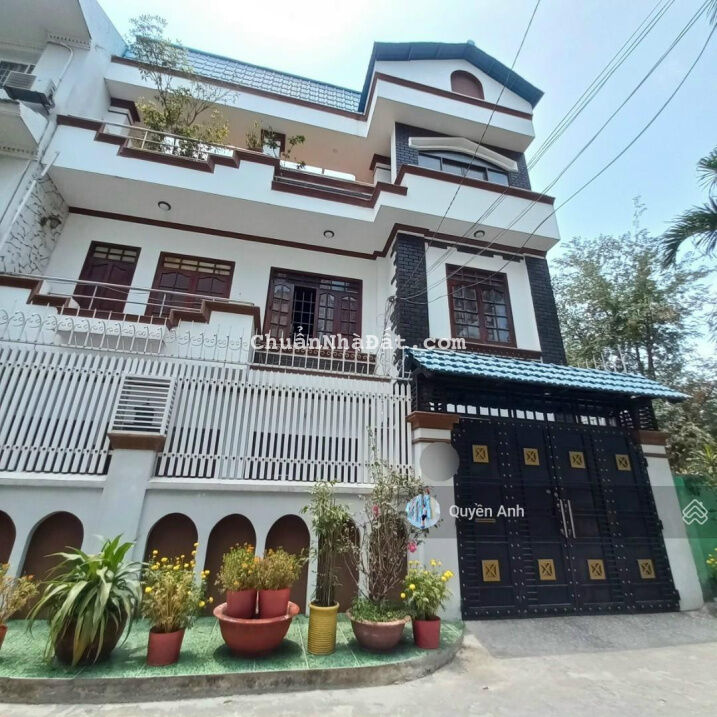 Hạ 3 tỷ, bán biệt thự Bình Thạnh, ngay Hàng Xanh, 3 tấm căn góc, 9x20m, giá 17,5 tỷ còn bớt