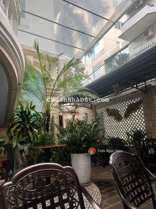 Bán biệt thự sân vườn bao quanh. Không gian sống đẳng cấp thượng lưu. Khu vực VIP phường 17. BT