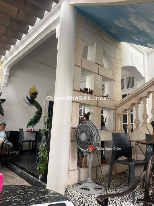 Bán biệt thự sân vườn bao quanh. Không gian sống đẳng cấp thượng lưu. Khu vực VIP phường 17. BT