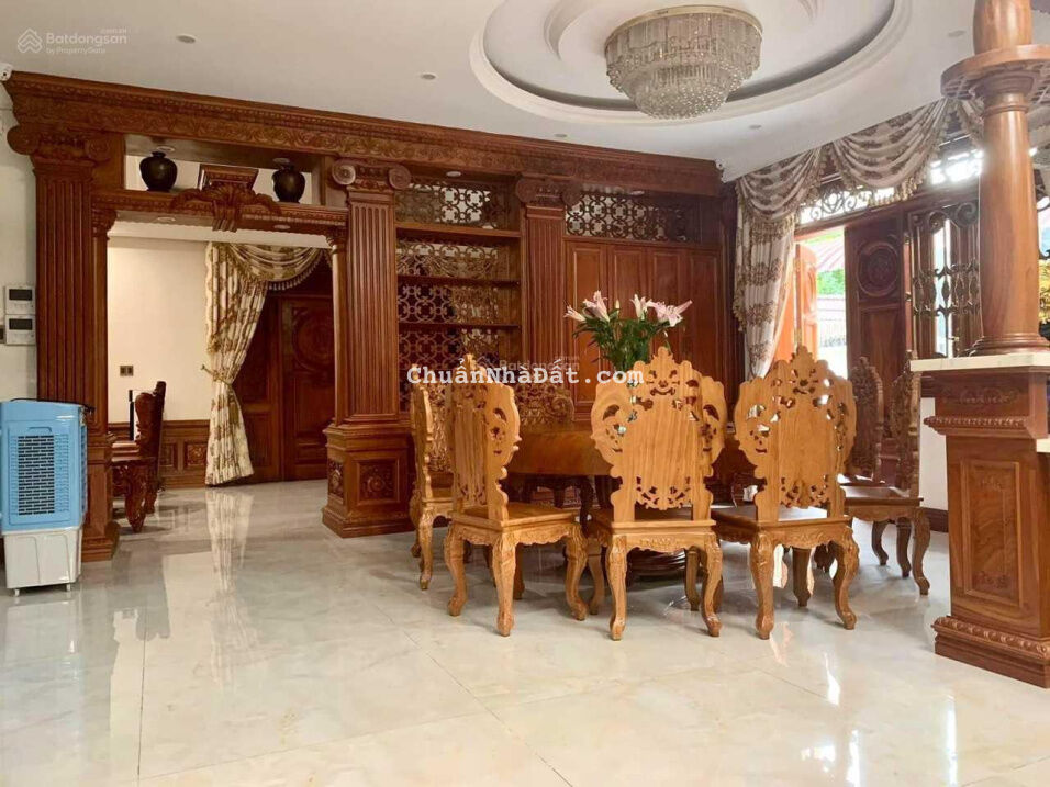 Cần tiền bán gấp biệt thự đẳng cấp, 3 tầng, 380m2, Bình Hưng Hòa B, Bình Tân, giá chỉ 26. x tỷ