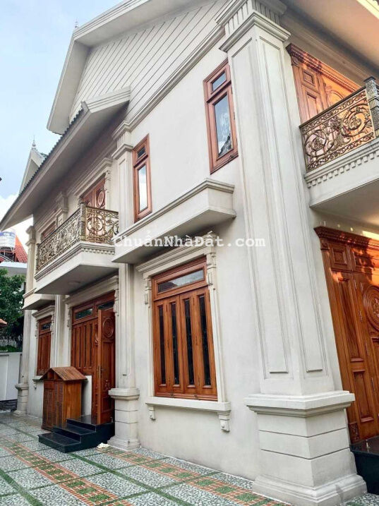 Cần tiền bán gấp biệt thự đẳng cấp, 3 tầng, 380m2, Bình Hưng Hòa B, Bình Tân, giá chỉ 26. x tỷ