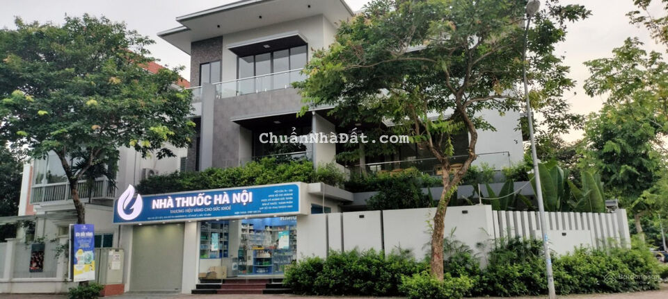 Chính chủ cần bán gấp Biệt Thự Sân Vườn dự án HandiResco Phạm Văn Đồng 285m2 giá 33 tỷ.