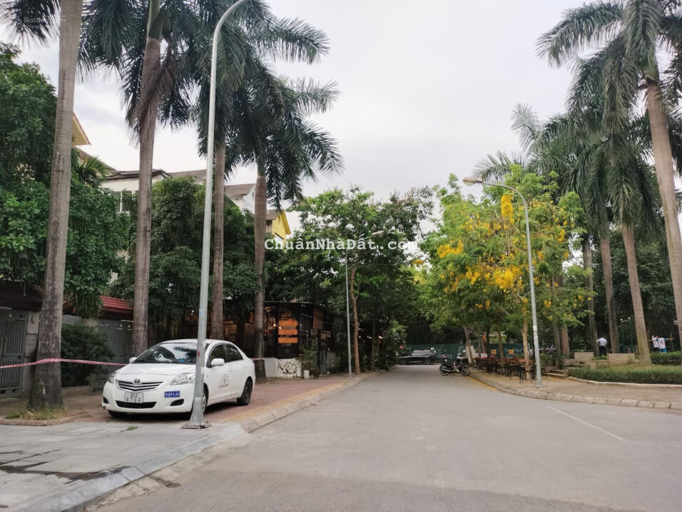 Chính chủ cần bán gấp Biệt Thự HANDIRESCO - 74 đường Phạm Văn Đồng 295m giá 33 tỷ.