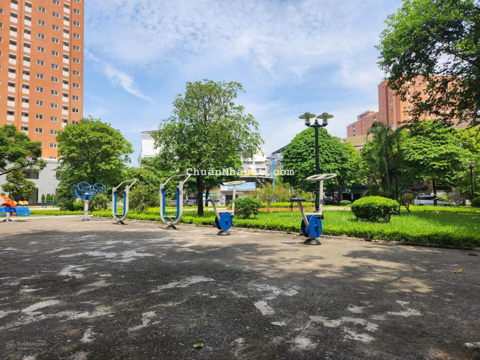 Cần bán gấp BT2 khu ĐTM Nghĩa Đô Hoàng Quốc Việt DT 300m2 x 4T MT 16m giá 73.5 tỷ Cần bán gấp BT2 khu ĐTM Nghĩa Đô Hoàng Quốc Việt DT 300m2 x 4T MT 16m giá 73.5 tỷ