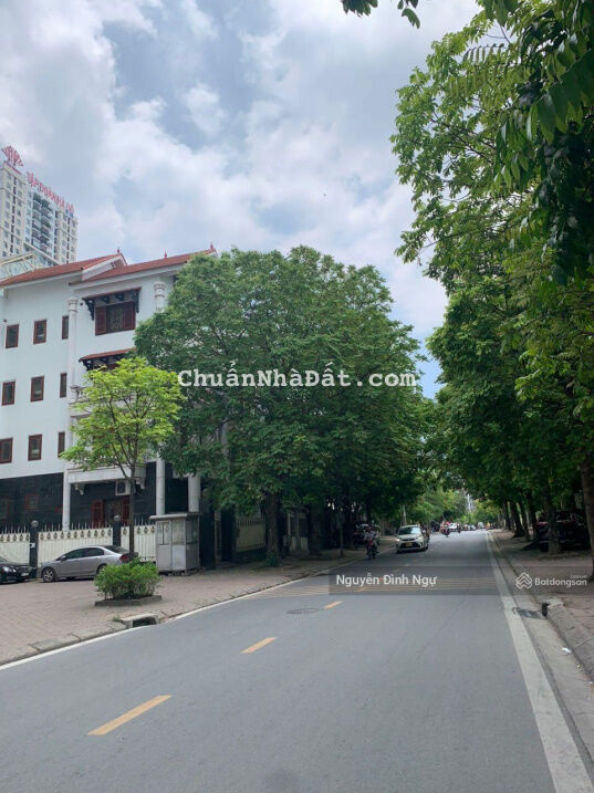 Biệt thự liền kề Dịch Vọng Cầu Giấy 130m2x5T vỉa hè ô tô tránh. Giá chỉ 30 tỷ. Lh 0353682222