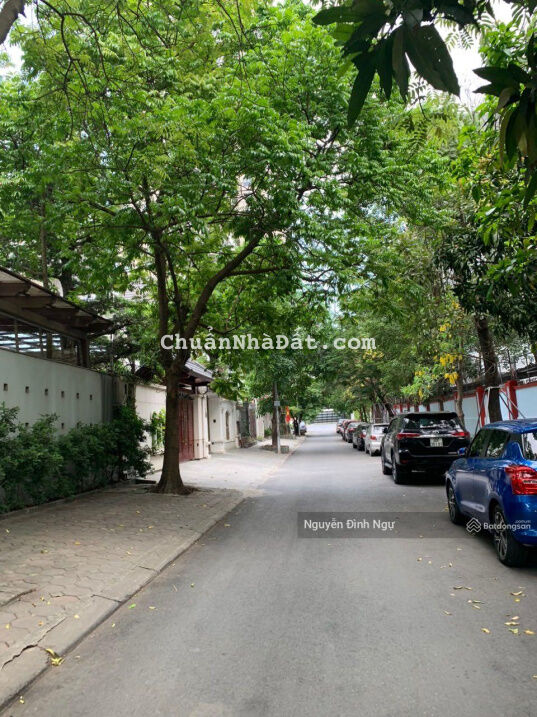 Biệt thự liền kề Dịch Vọng Cầu Giấy 130m2x5T vỉa hè ô tô tránh. Giá chỉ 30 tỷ. Lh 0353682222