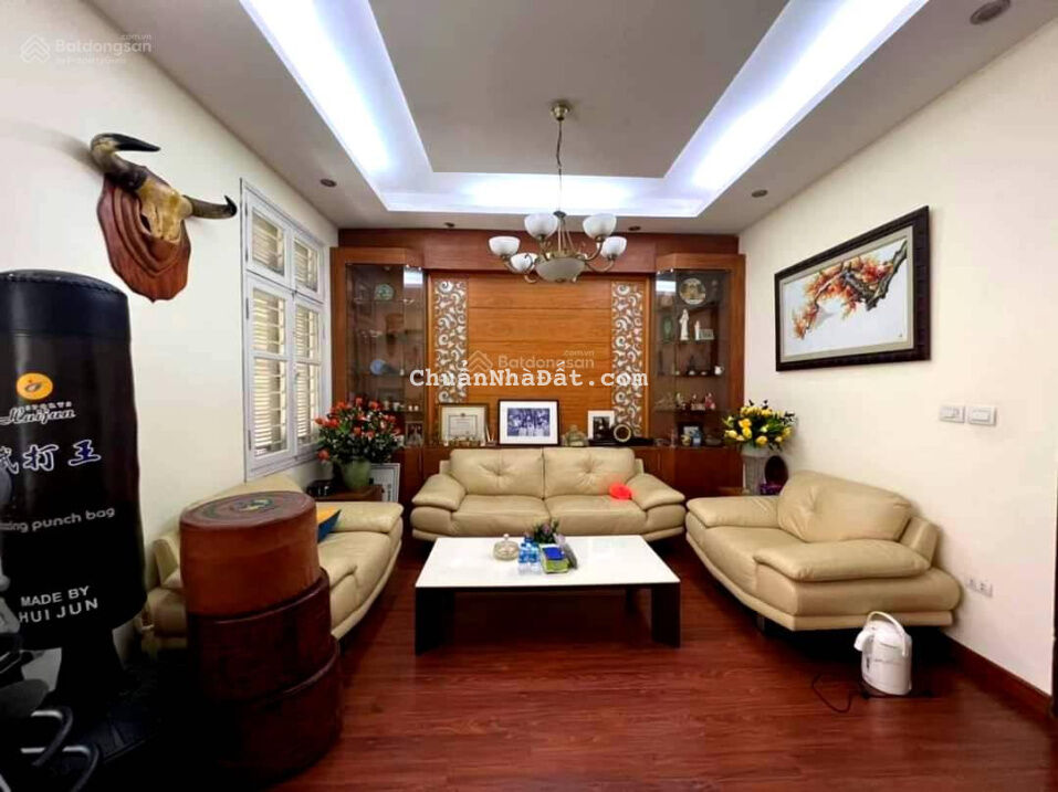 BIỆT THỰ PHỐ THÀNH THÁI GẦN ĐẠI SỨ QUÁN MỸ ĐẲNG CẤP - Ở SƯỚNG 133 m2 5 TẦNG MT 6 M GIÁ 28 TỶ