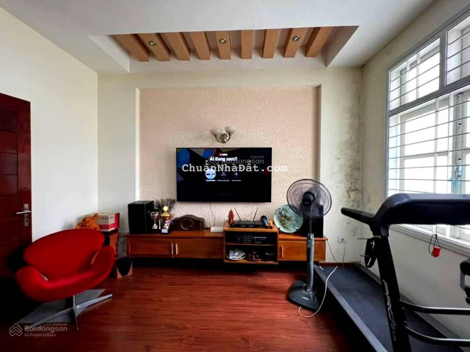 BIỆT THỰ PHỐ THÀNH THÁI GẦN ĐẠI SỨ QUÁN MỸ ĐẲNG CẤP - Ở SƯỚNG 133 m2 5 TẦNG MT 6 M GIÁ 28 TỶ