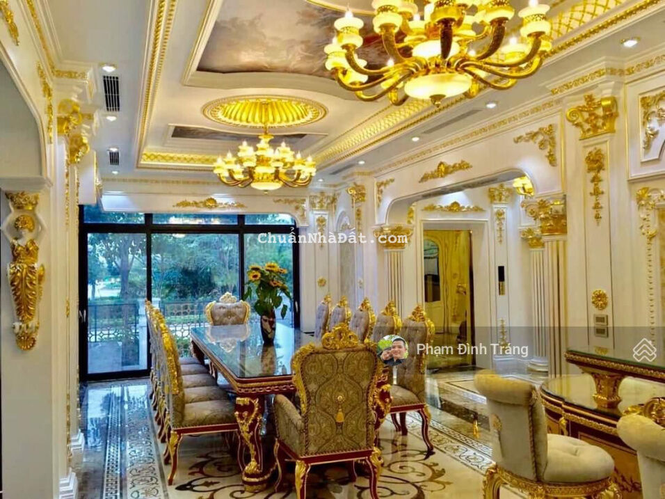 Bán BT lô góc mặt phố Trương Công Giai - Dịch Vọng - 300m2 - MT 30m - 88 tỷ Bán BT lô góc mặt phố Trương Công Giai - Dịch Vọng - 300m2 - MT 30m - 88 tỷ