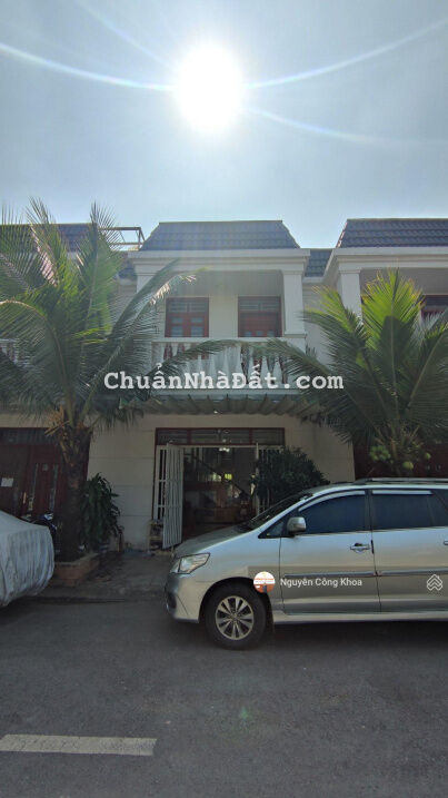 Nguồn ngộp cần bán gấp nhà 1 trệt 1 lầu hoàn công KDC ChamPaCa Gaden P. Đông Hòa, Dĩ An