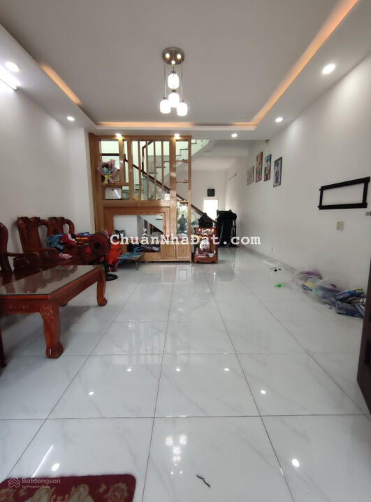 Siêu ngộp nhà hoàn công đối diện công viên KDC Champaca gần chợ Đông Hoà Dĩ An