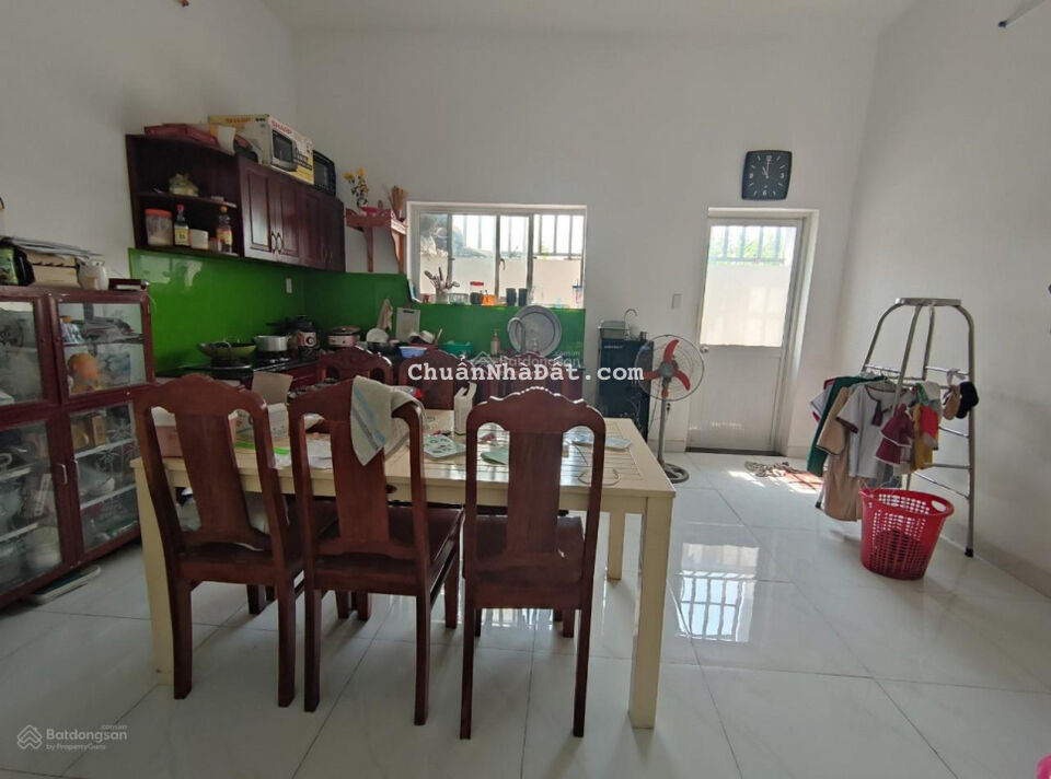 Siêu ngộp nhà hoàn công đối diện công viên KDC Champaca gần chợ Đông Hoà Dĩ An