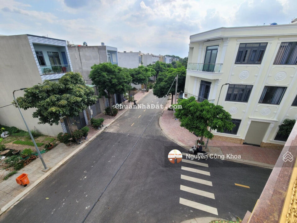 Bán nhà 1 trệt 2 lầu góc 2 mặt tiền, hoàn công, KDC Phú Mỹ Hiệp P. Tân Đông Hiệp, Dĩ An