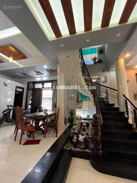 Hạ 3 tỷ bán biệt thự căn góc Dương Quảng Hàm P6 GV, 8 5*20m 3 lầu. Giá 17.5 tỷ tl