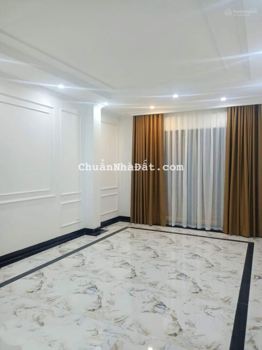 Siêu phẩm còn sót lại tại Ngô Thì Nhậm, Hà Đông, phân lô vỉa hè ô tô tránh, kinh doanh sầm uất Siêu phẩm còn sót lại tại Ngô Thì Nhậm, Hà Đông, phân lô vỉa hè ô tô tránh, kinh doanh sầm uất