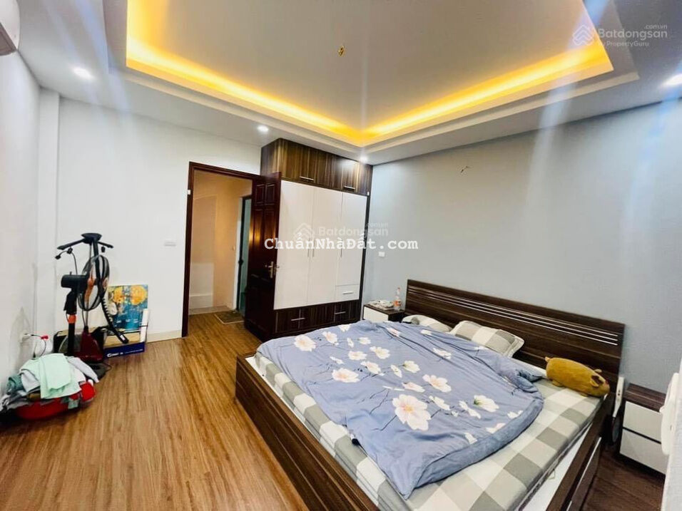Bán Nhà Gần Công Viên Cây Xanh, Hà Đông, Ô Tô Vào Nhà, Bán Gấp, 50m2, 4,5 Tầng, MT4m, Giá 7,49 Tỷ.