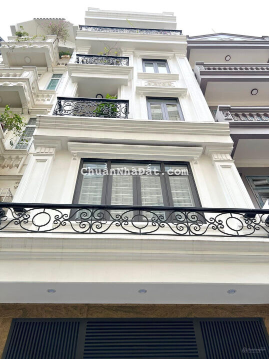 Bán Nhà Gần Công Viên Cây Xanh, Hà Đông, Ô Tô Vào Nhà, Bán Gấp, 50m2, 4,5 Tầng, MT4m, Giá 7,49 Tỷ.