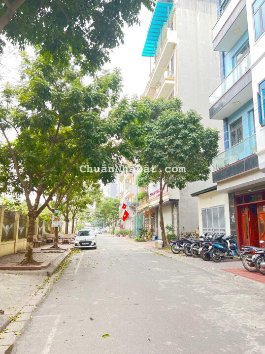 Bán nhà đẹp, phân lô, giá rẻ KĐT Dương Nội, DT 50m2, 5 tầng, MT 4m, 2 ô tô vào nhà, giá nhỉnh 8 tỷ Bán nhà đẹp, phân lô, giá rẻ KĐT Dương Nội, DT 50m2, 5 tầng, MT 4m, 2 ô tô vào nhà, giá nhỉnh 8 tỷ