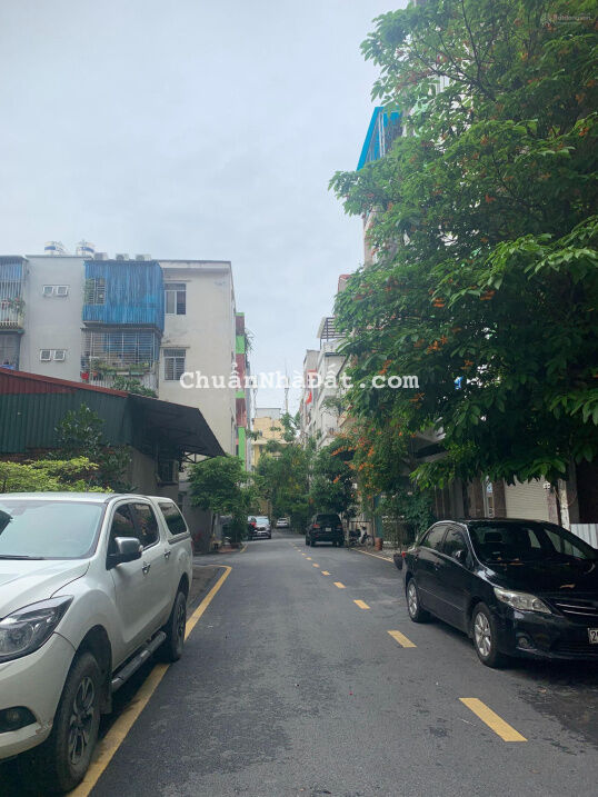 Bán liền kề Mỗ Lao - DT 92m2 - 3 tầng - mt 5m - Vỉa hè - Ô tô tránh nhau dừng đỗ - Giá: 9.98 tỷ