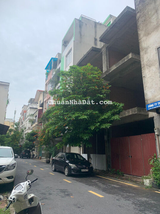 Bán liền kề Mỗ Lao - DT 92m2 - 3 tầng - mt 5m - Vỉa hè - Ô tô tránh nhau dừng đỗ - Giá: 9.98 tỷ