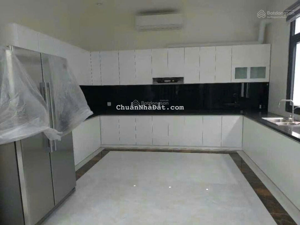 VinHomes imperia song Lập Paris. Diện tích 200m2 nhà hoàn thiện mà giá 20,5 tỷ có bớt