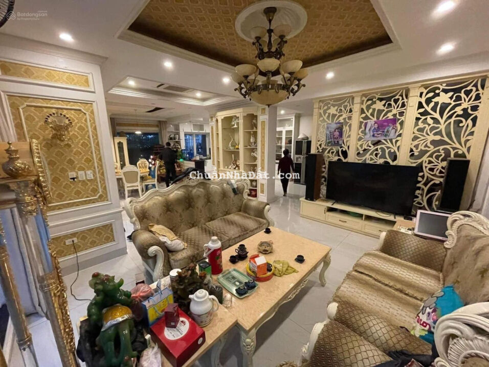 Bán gấp căn biệt thự 220m2 - đối diện Vinhomes The Harmony gần hồ điều hòa - giá thấp nhất khu vực