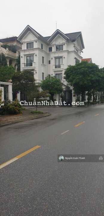 Cực SỐC! Giảm 7 tỷ, Bán GẤP Biệt thự VIP KĐT Việt Hưng, lô góc, DT 230m2 x 4T, MT 29m, giá 38 tỷ