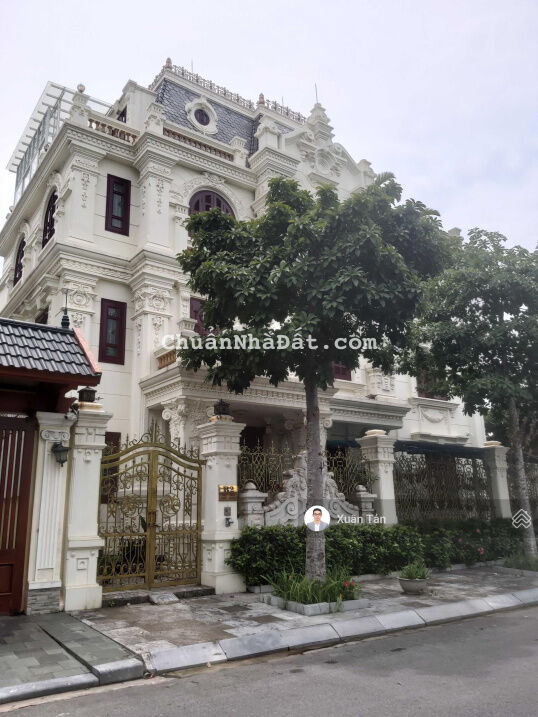 Biệt thự 213m2 KĐT Sài Đồng - full nội thất đẳng cấp - nhà ngay hồ điều hòa giá 110tr/m2 cực hiếm