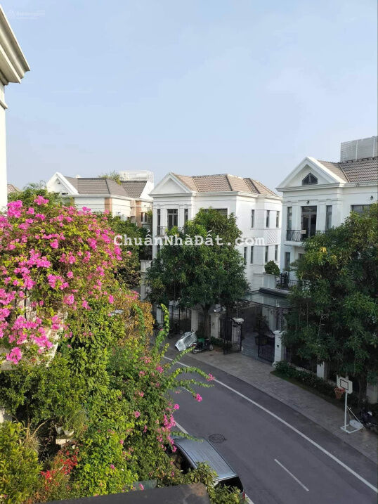 Bán biệt thự Vinhomes Riverside Nguyệt Quế 90m2 chủ không xoay được tiền cần bán gấp, giảm chào sâu Bán biệt thự Vinhomes Riverside Nguyệt Quế 90m2 chủ không xoay được tiền cần bán gấp, giảm chào sâu