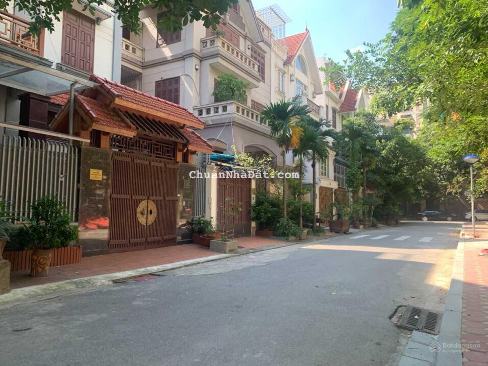 Bán gấp nhà Liền Kề 110m2 khu đô thị Mỹ Đình 1, mặt tiền 8m, vỉa hè ô tô đỗ, kinh doanh giá 18 tỷ.