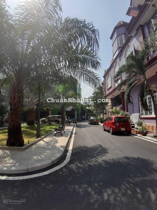 Bán Nhà Trong Khu Biệt Thự 43 Hồ Văn Huê, DT: 7.1m x 18m, giá 29 Tỷ