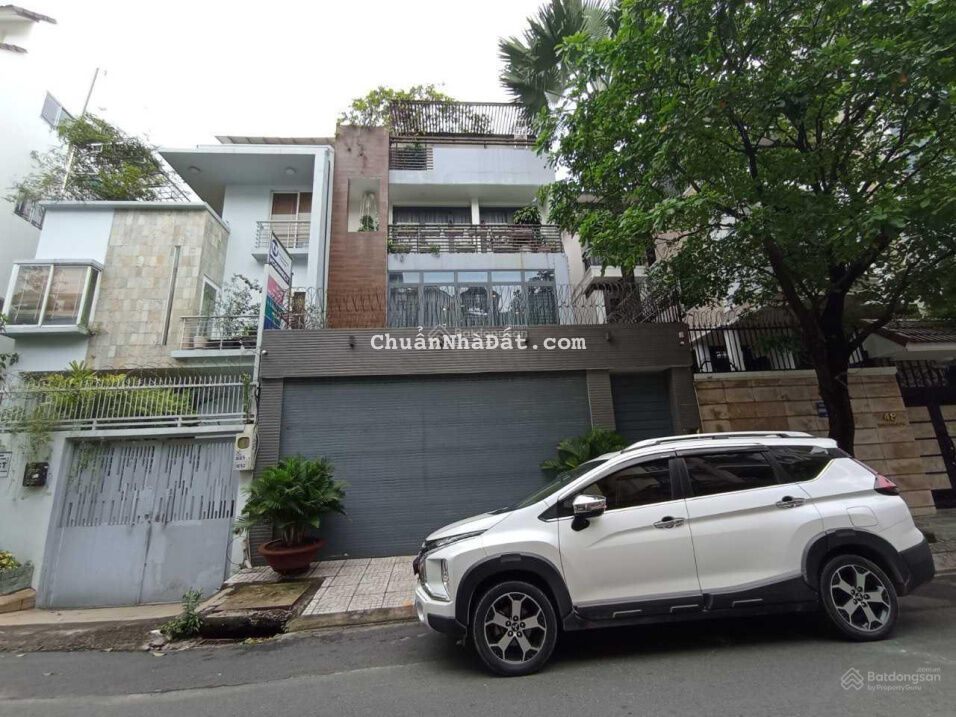 Biệt thự đẳng cấp Hoa Phượng DT 8 X 18 - Hầm 4 Tầng - nội thất cao cấp - giá chỉ 40 tỷ