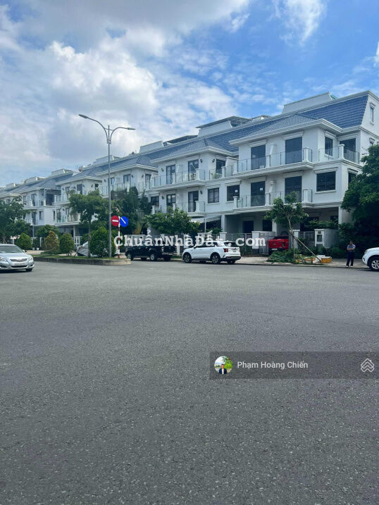 Bán nhà phố Lakeview City Q.2 5x20m giá 14.5 tỷ , view hồ đường 25m giá 20 tỷ HĐMB LH 0907110827