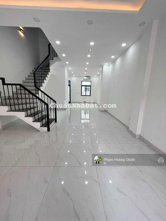 Bán nhà phố Lakeview City DT 5x20m nhà hoàn thiện giá 15 tỷ HĐMB, view hồ 100m2 đường 25m giá 20 tỷ Bán nhà phố Lakeview City DT 5x20m nhà hoàn thiện giá 15 tỷ HĐMB, view hồ 100m2 đường 25m giá 20 tỷ