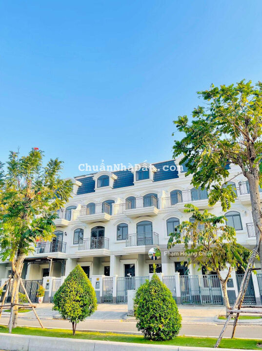 Bán gấp nhà phố Lakeview City, Q.2 5x20m đường 25m giá 16 tỷ HĐMB, view hồ đường 25m giá 20 tỷ HĐMB Bán gấp nhà phố Lakeview City, Q.2 5x20m đường 25m giá 16 tỷ HĐMB, view hồ đường 25m giá 20 tỷ HĐMB